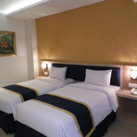 D'Best Hotel Pasar Baru Бандунг Номер фото