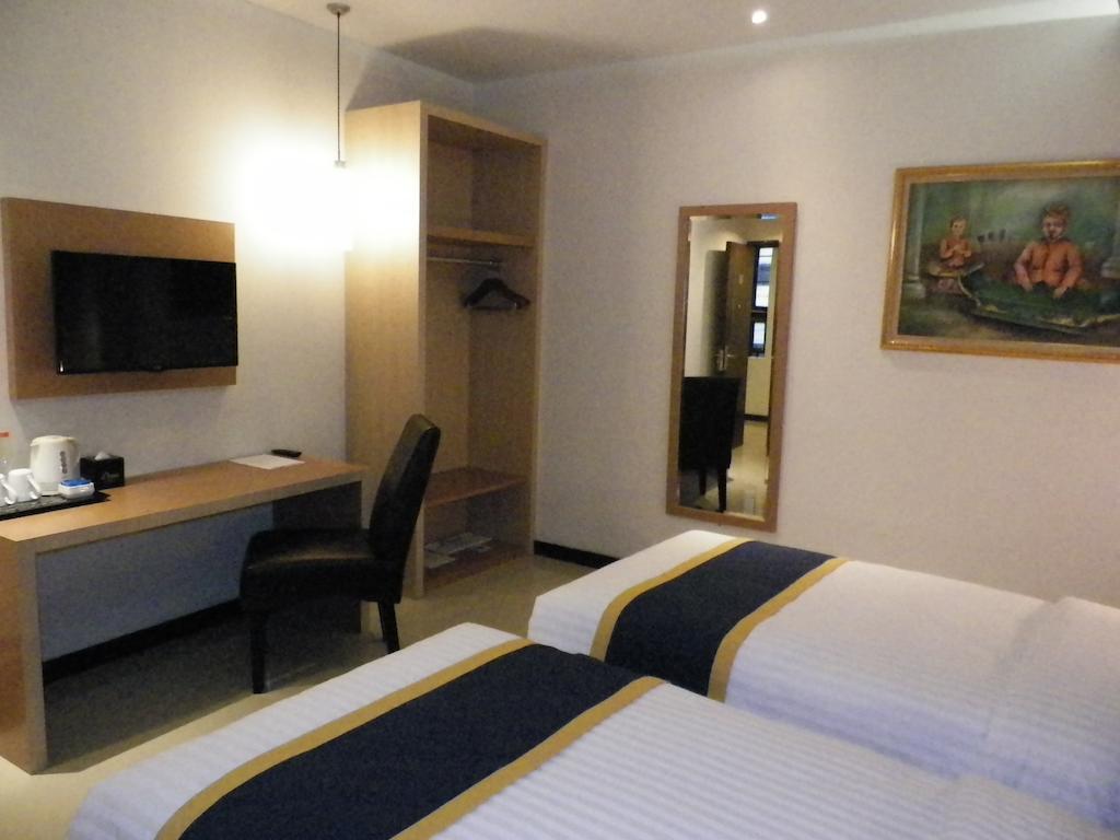 D'Best Hotel Pasar Baru Бандунг Номер фото