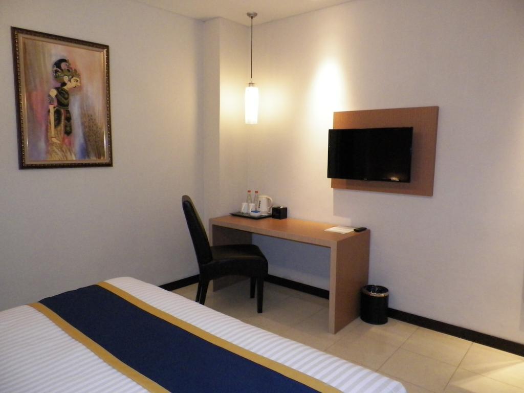 D'Best Hotel Pasar Baru Бандунг Екстер'єр фото