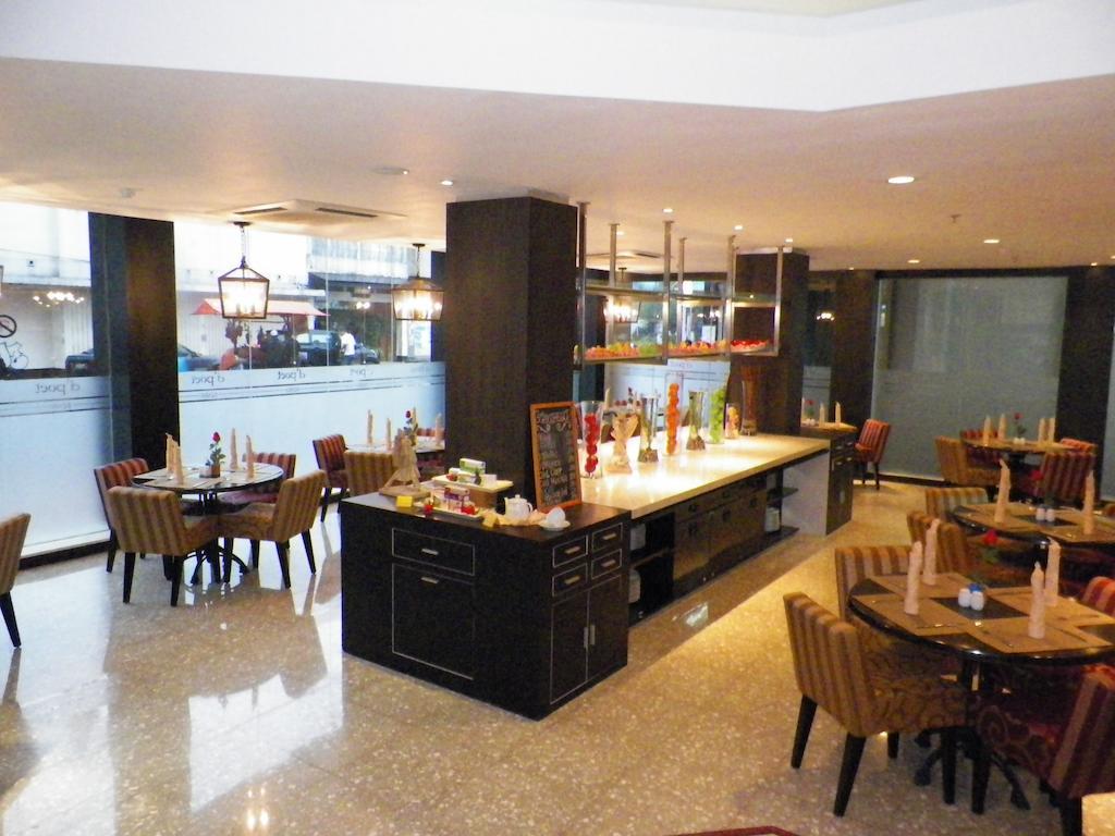 D'Best Hotel Pasar Baru Бандунг Екстер'єр фото