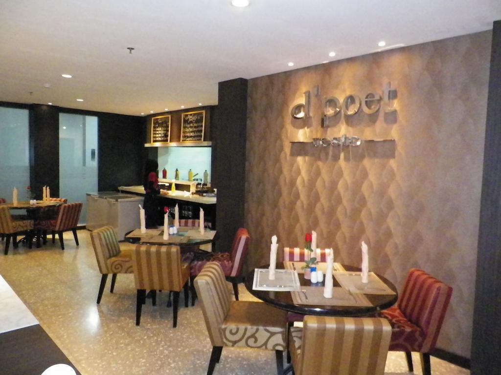 D'Best Hotel Pasar Baru Бандунг Екстер'єр фото